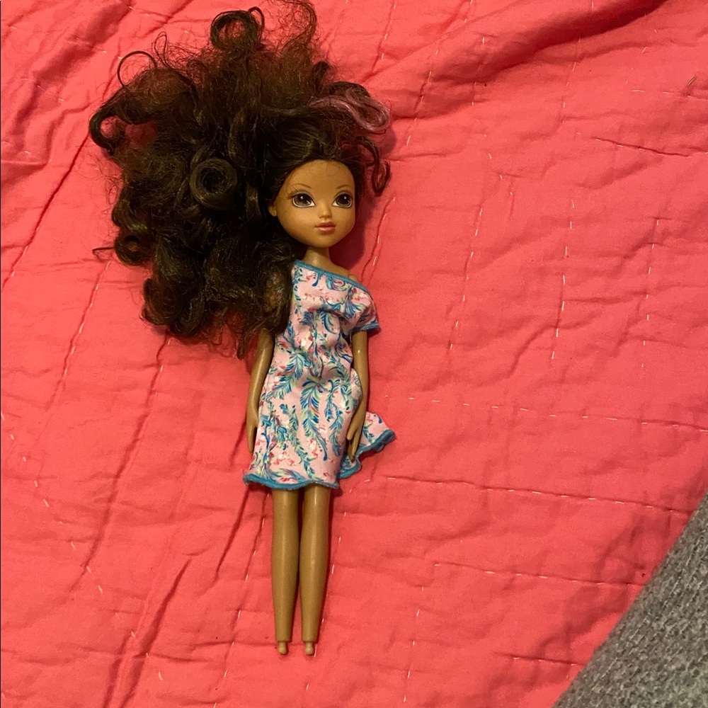 2009 Bratz Yasmin fashion doll produced by MGA Entertainment